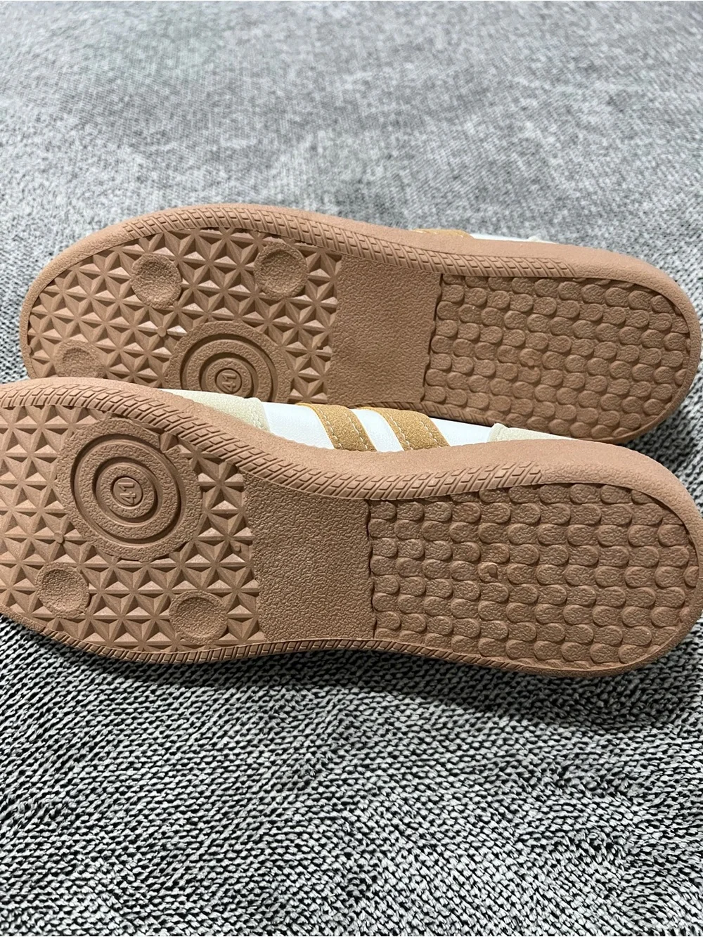 Women’s Neutral Tan & White Athletic Sneakers - EU41